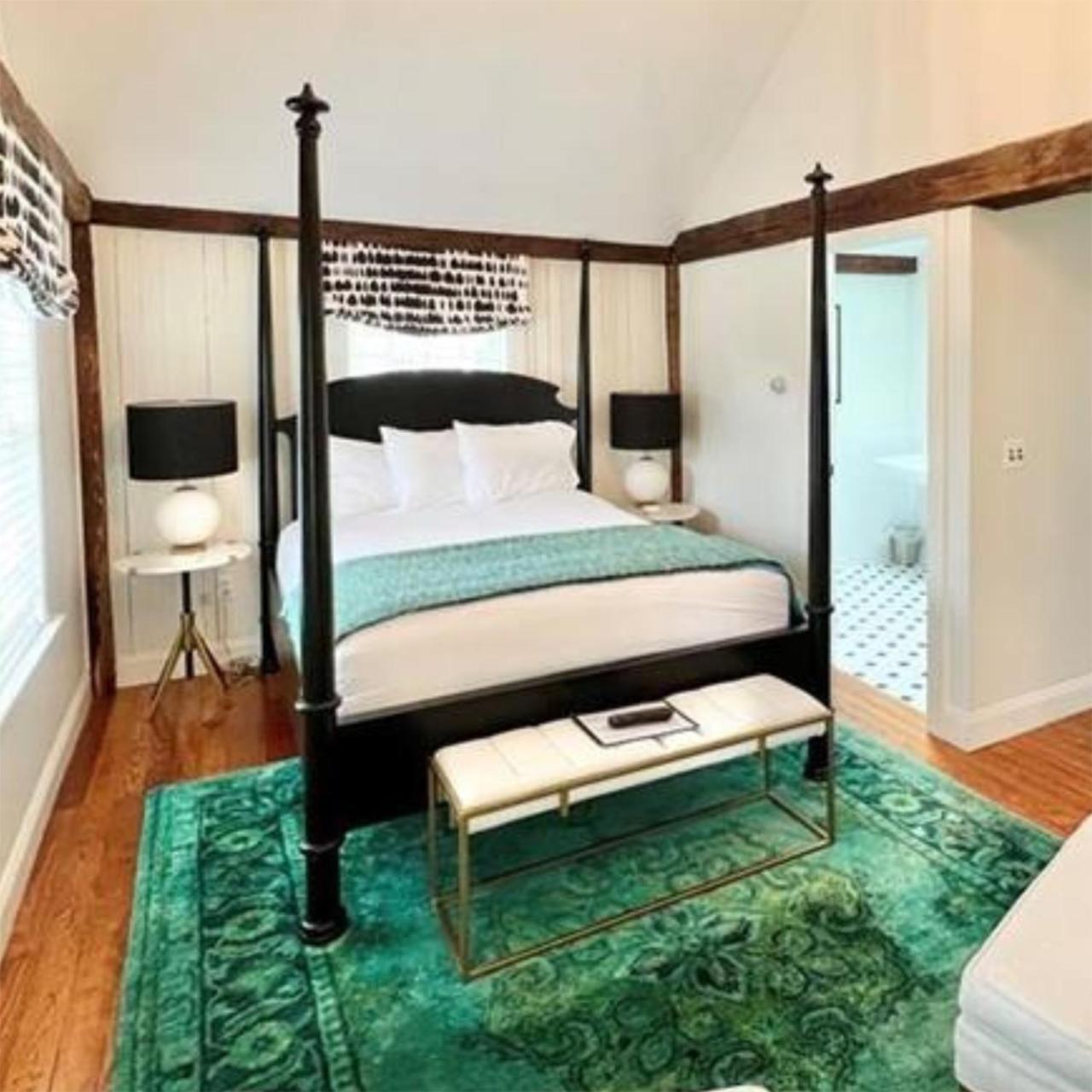 James Pharmacy Bed And Breakfast 旧赛布鲁克 外观 照片